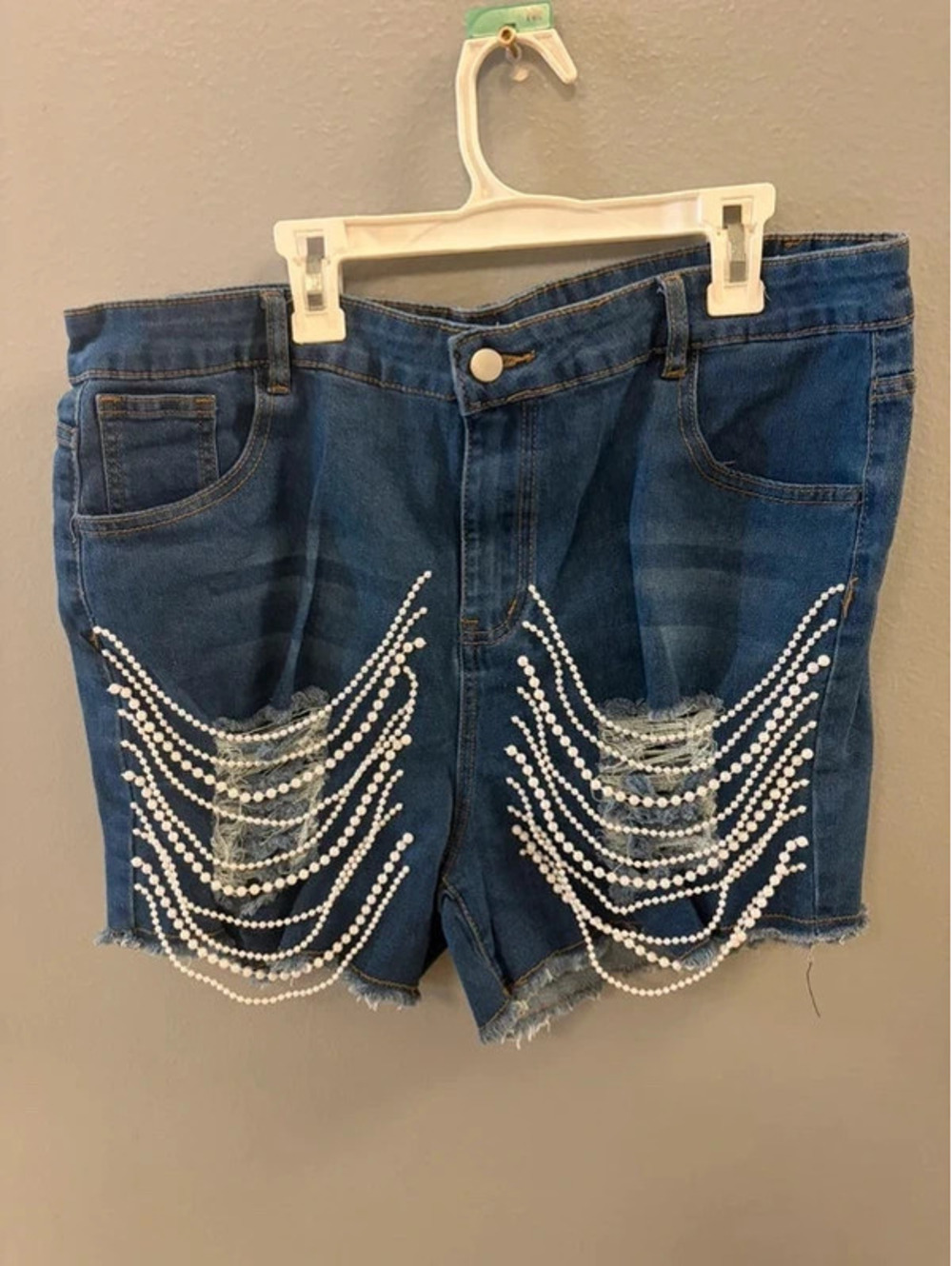 Denium shorts with pearl beading